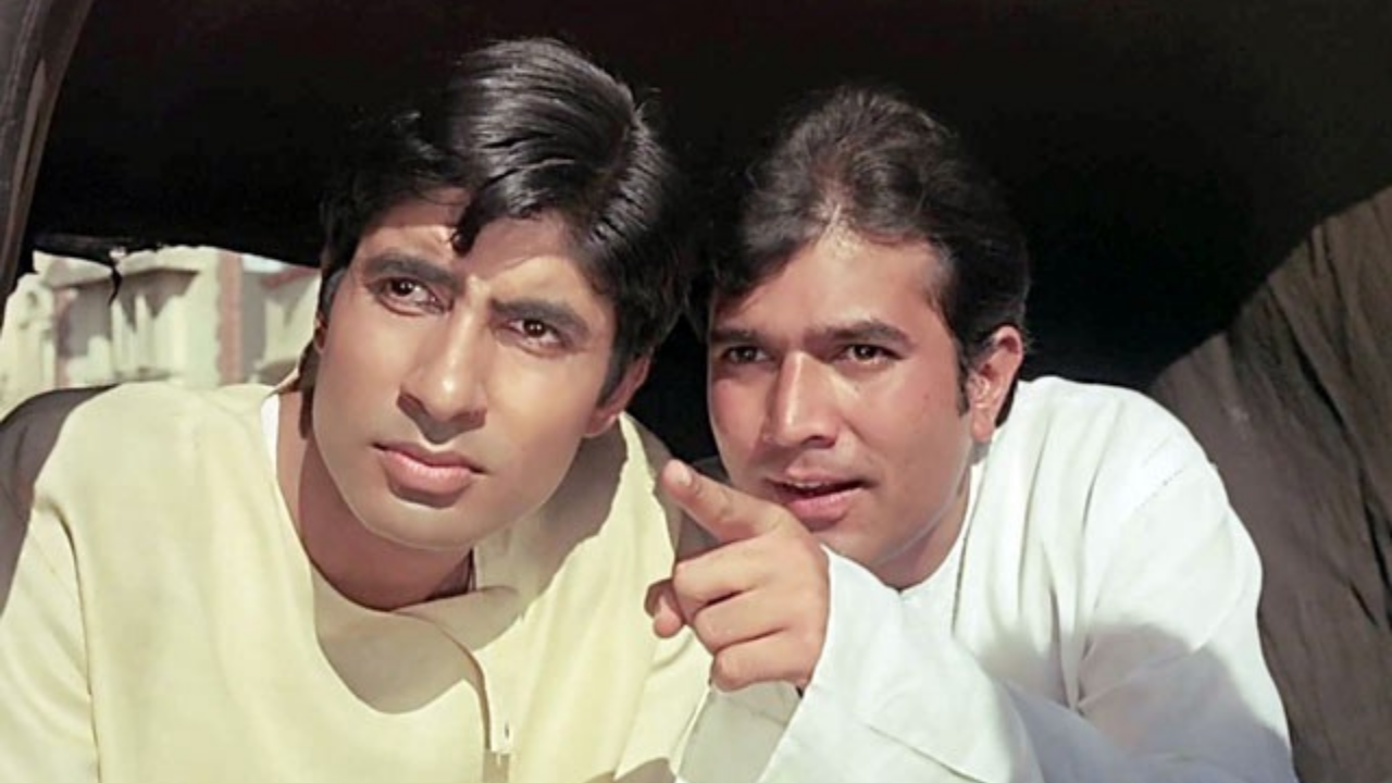 Amitabh Bachchan and Rajesh Khanna in Anand (1971)